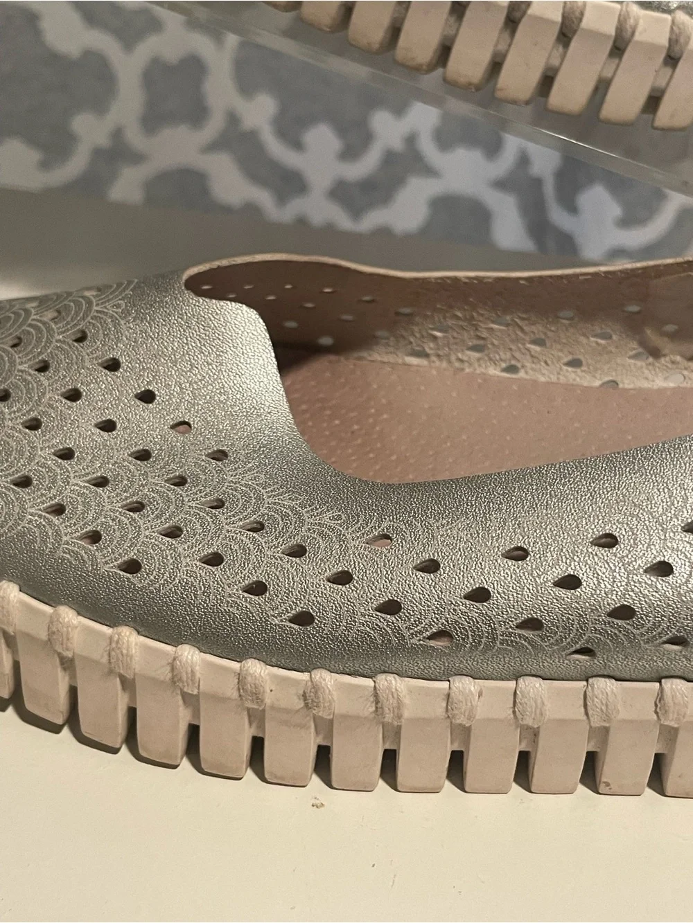 Ilse Jacobsen Women’s Metallic Silver Perforated Slip-On Flats EU 39 US 8.5-9